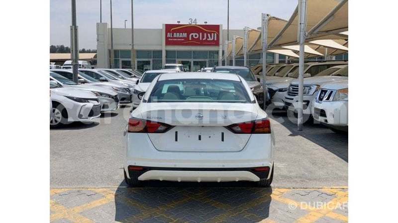 Big with watermark nissan altima ashanti import dubai 55222