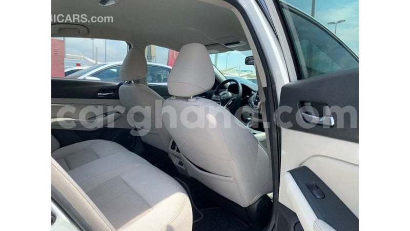 Big with watermark nissan altima ashanti import dubai 55222