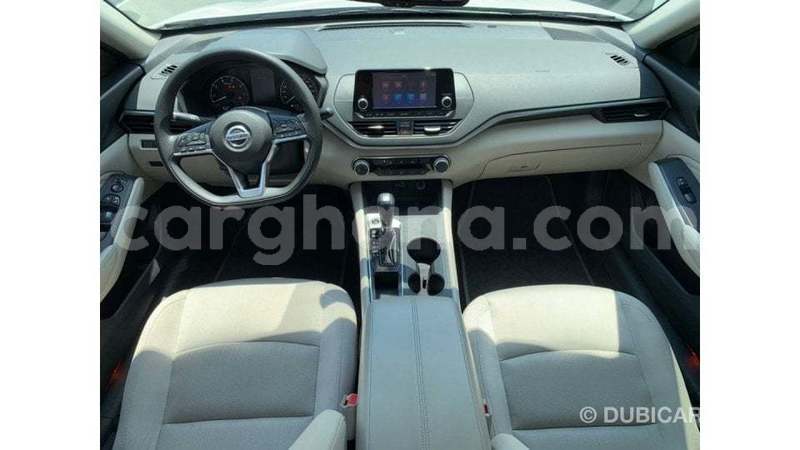 Big with watermark nissan altima ashanti import dubai 55222