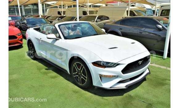 Ra Imported Ford Mustang funfun Ọkọ̀ in Import - Dubai ni Ashanti Ra Imported Ford Mustang funfun Ọkọ̀ in Import - Dubai ni Ashanti