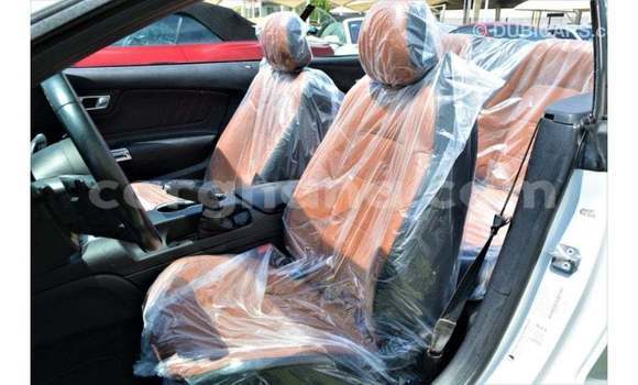 Ra Imported Ford Mustang funfun Ọkọ̀ in Import - Dubai ni Ashanti Ra Imported Ford Mustang funfun Ọkọ̀ in Import - Dubai ni Ashanti