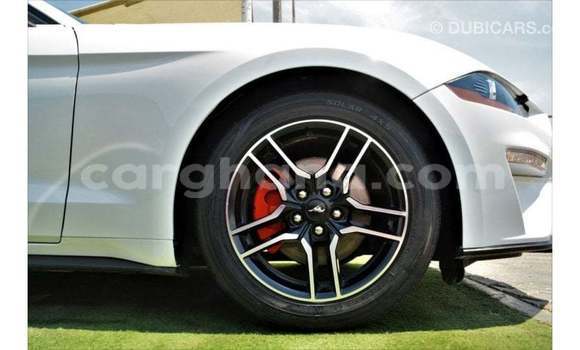 Ra Imported Ford Mustang funfun Ọkọ̀ in Import - Dubai ni Ashanti Ra Imported Ford Mustang funfun Ọkọ̀ in Import - Dubai ni Ashanti