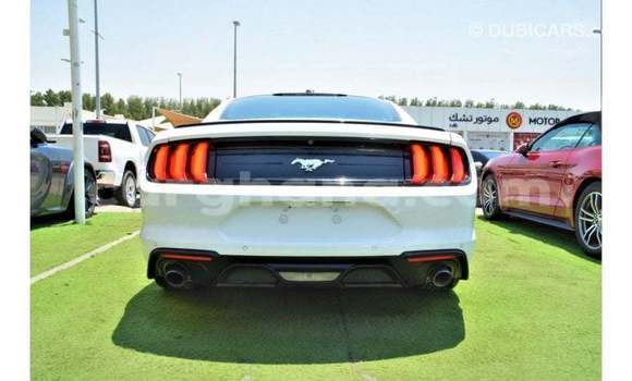 Ra Imported Ford Mustang funfun Ọkọ̀ in Import - Dubai ni Ashanti Ra Imported Ford Mustang funfun Ọkọ̀ in Import - Dubai ni Ashanti