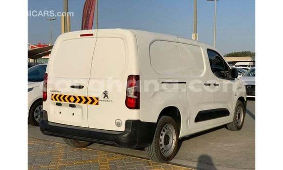 Sayi Imported Peugeot Partner White Mota in Import - Dubai a Ashanti Sayi Imported Peugeot Partner White Mota in Import - Dubai a Ashanti