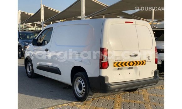 Sayi Imported Peugeot Partner White Mota in Import - Dubai a Ashanti Sayi Imported Peugeot Partner White Mota in Import - Dubai a Ashanti