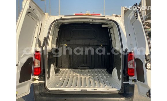 Sayi Imported Peugeot Partner White Mota in Import - Dubai a Ashanti Sayi Imported Peugeot Partner White Mota in Import - Dubai a Ashanti