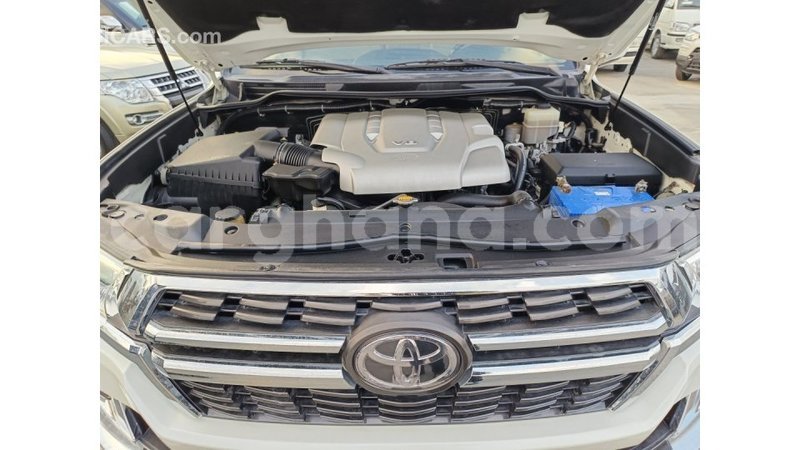 Big with watermark toyota land cruiser ashanti import dubai 55278