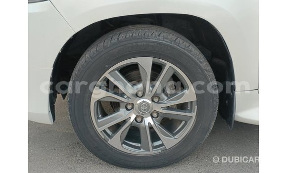 Buy Import Toyota Land Cruiser White Car in Import - Dubai in Ashanti Buy Import Toyota Land Cruiser White Car in Import - Dubai in Ashanti