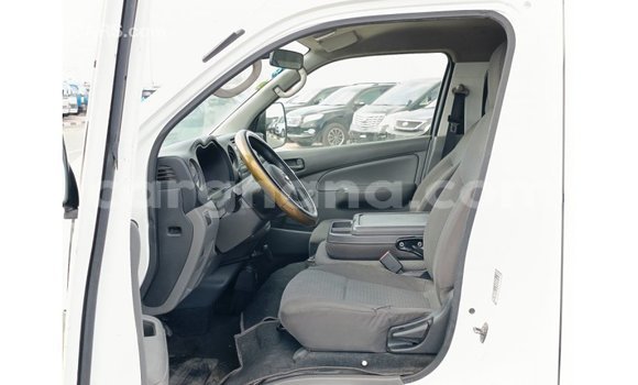Buy Import Nissan Urvan White Car in Import - Dubai in Ashanti Buy Import Nissan Urvan White Car in Import - Dubai in Ashanti