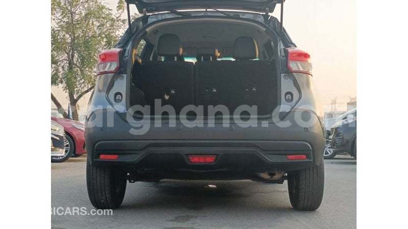 Big with watermark nissan evalia ashanti import dubai 55282