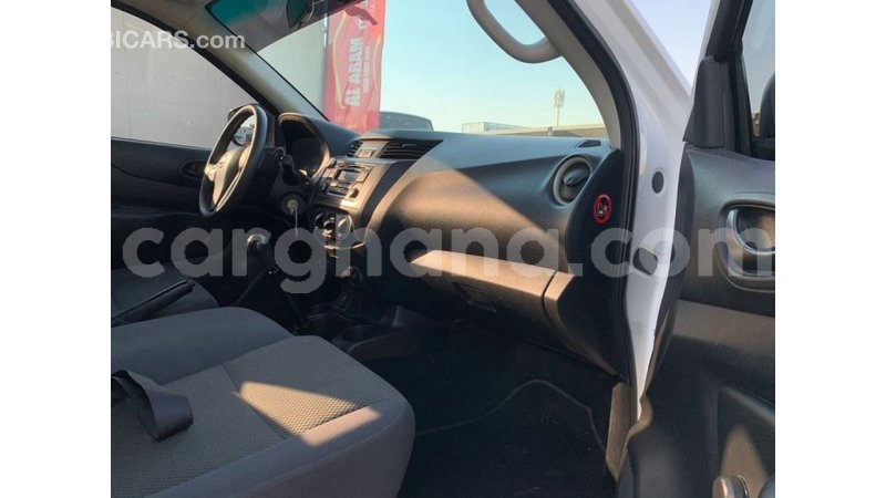 Big with watermark nissan navara ashanti import dubai 55288