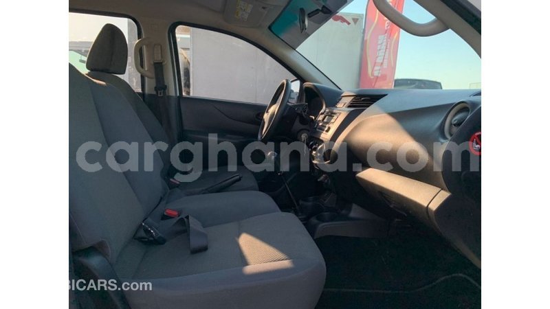 Big with watermark nissan navara ashanti import dubai 55288