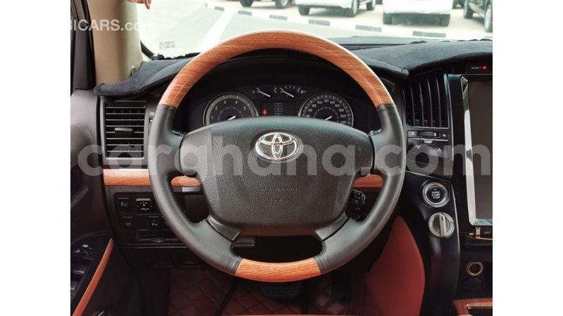 Big with watermark toyota land cruiser ashanti import dubai 55320