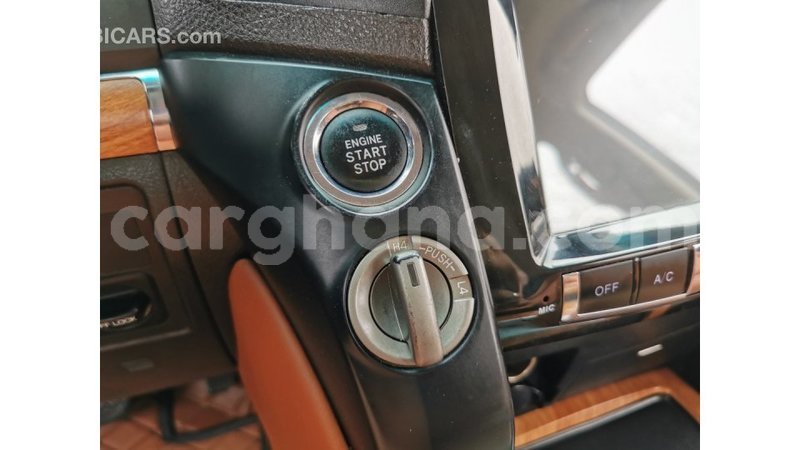 Big with watermark toyota land cruiser ashanti import dubai 55320