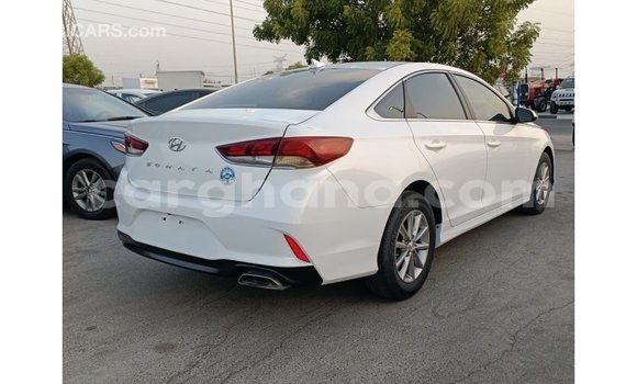 Ra Imported Hyundai Sonata funfun Ọkọ̀ in Import - Dubai ni Ashanti Ra Imported Hyundai Sonata funfun Ọkọ̀ in Import - Dubai ni Ashanti