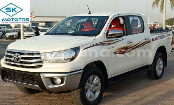 Ra Imported Toyota Hilux funfun Ọkọ̀ in Import - Dubai ni Ashanti Ra Imported Toyota Hilux funfun Ọkọ̀ in Import - Dubai ni Ashanti