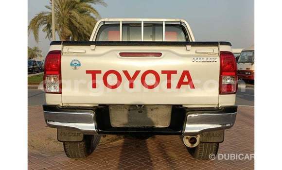 Ra Imported Toyota Hilux funfun Ọkọ̀ in Import - Dubai ni Ashanti Ra Imported Toyota Hilux funfun Ọkọ̀ in Import - Dubai ni Ashanti