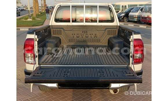 Ra Imported Toyota Hilux funfun Ọkọ̀ in Import - Dubai ni Ashanti Ra Imported Toyota Hilux funfun Ọkọ̀ in Import - Dubai ni Ashanti