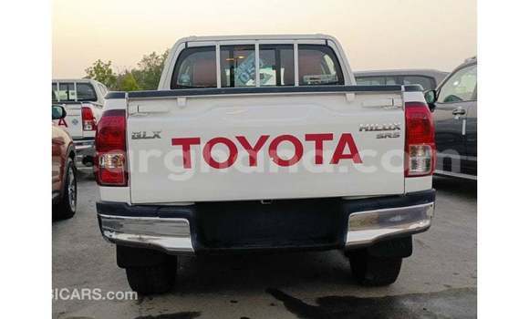 Buy Import Toyota Hilux White Car in Import - Dubai in Ashanti Buy Import Toyota Hilux White Car in Import - Dubai in Ashanti