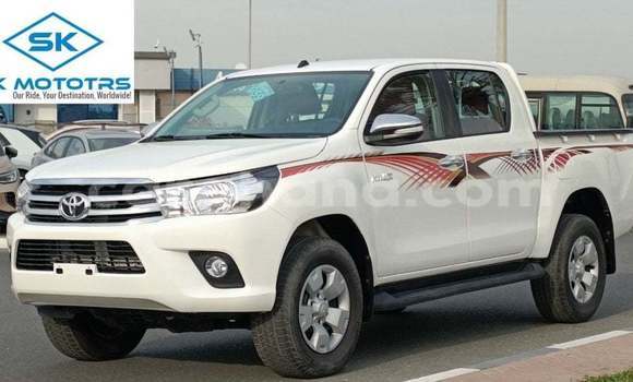 Ra Imported Toyota Hilux funfun Ọkọ̀ in Import - Dubai ni Ashanti Ra Imported Toyota Hilux funfun Ọkọ̀ in Import - Dubai ni Ashanti