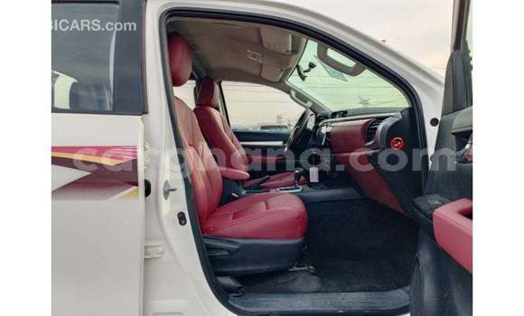 Ra Imported Toyota Hilux funfun Ọkọ̀ in Import - Dubai ni Ashanti Ra Imported Toyota Hilux funfun Ọkọ̀ in Import - Dubai ni Ashanti