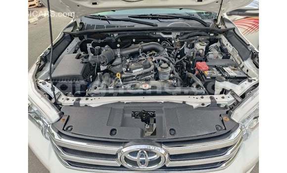 Ra Imported Toyota Hilux funfun Ọkọ̀ in Import - Dubai ni Ashanti Ra Imported Toyota Hilux funfun Ọkọ̀ in Import - Dubai ni Ashanti