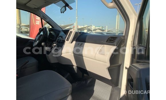 Sayi Imported Toyota Hiace White Mota in Import - Dubai a Ashanti Sayi Imported Toyota Hiace White Mota in Import - Dubai a Ashanti