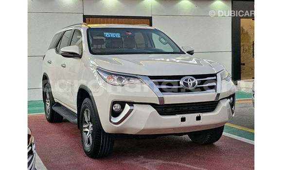 Ra Imported Toyota Fortuner funfun Ọkọ̀ in Import - Dubai ni Ashanti Ra Imported Toyota Fortuner funfun Ọkọ̀ in Import - Dubai ni Ashanti