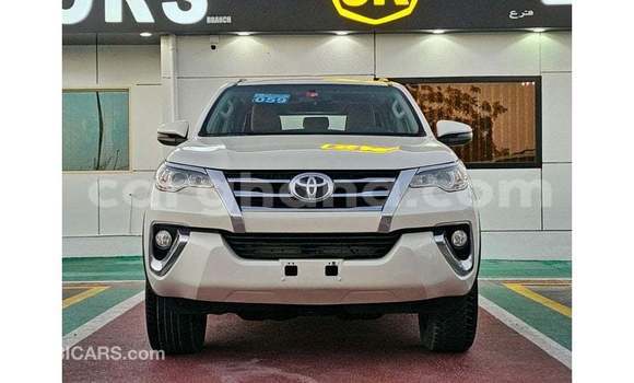 Ra Imported Toyota Fortuner funfun Ọkọ̀ in Import - Dubai ni Ashanti Ra Imported Toyota Fortuner funfun Ọkọ̀ in Import - Dubai ni Ashanti
