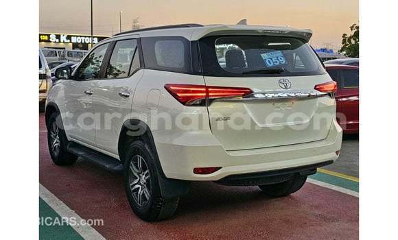 Ra Imported Toyota Fortuner funfun Ọkọ̀ in Import - Dubai ni Ashanti Ra Imported Toyota Fortuner funfun Ọkọ̀ in Import - Dubai ni Ashanti