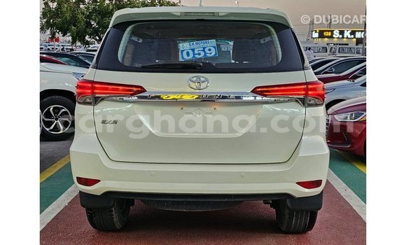 Ra Imported Toyota Fortuner funfun Ọkọ̀ in Import - Dubai ni Ashanti Ra Imported Toyota Fortuner funfun Ọkọ̀ in Import - Dubai ni Ashanti
