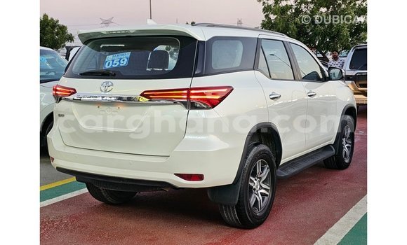 Ra Imported Toyota Fortuner funfun Ọkọ̀ in Import - Dubai ni Ashanti Ra Imported Toyota Fortuner funfun Ọkọ̀ in Import - Dubai ni Ashanti