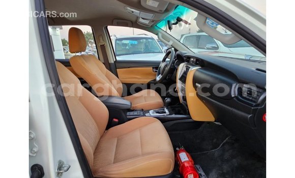 Ra Imported Toyota Fortuner funfun Ọkọ̀ in Import - Dubai ni Ashanti Ra Imported Toyota Fortuner funfun Ọkọ̀ in Import - Dubai ni Ashanti