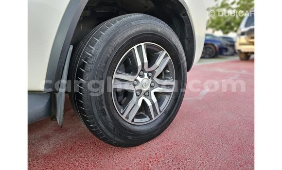 Ra Imported Toyota Fortuner funfun Ọkọ̀ in Import - Dubai ni Ashanti Ra Imported Toyota Fortuner funfun Ọkọ̀ in Import - Dubai ni Ashanti