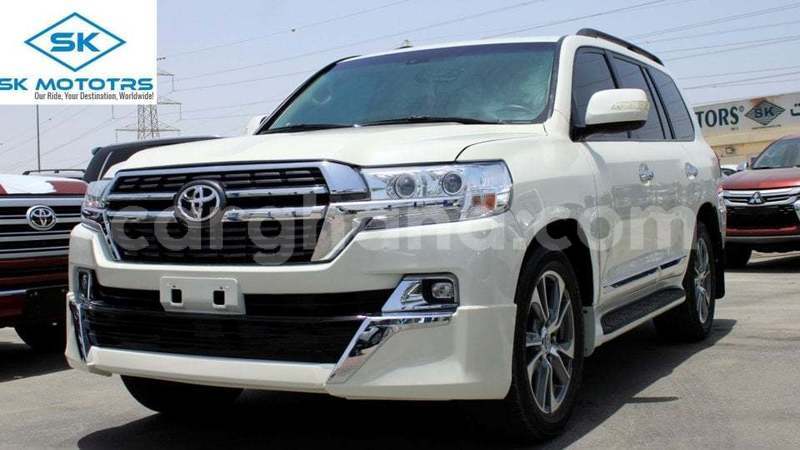 Big with watermark toyota land cruiser ashanti import dubai 55419