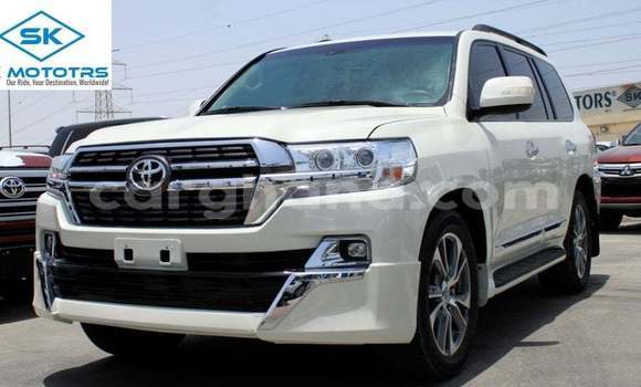 Ra Imported Toyota Land Cruiser funfun Ọkọ̀ in Import - Dubai ni Ashanti Ra Imported Toyota Land Cruiser funfun Ọkọ̀ in Import - Dubai ni Ashanti