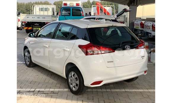 Ra Imported Toyota Yaris funfun Ọkọ̀ in Import - Dubai ni Ashanti Ra Imported Toyota Yaris funfun Ọkọ̀ in Import - Dubai ni Ashanti
