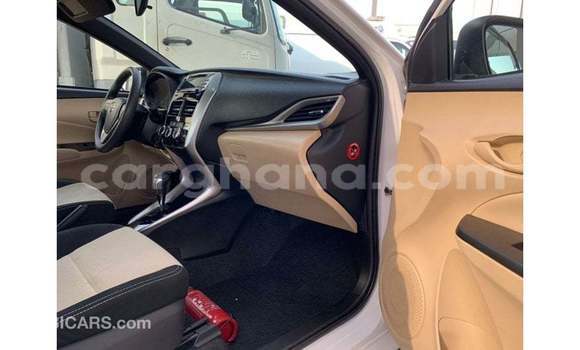 Ra Imported Toyota Yaris funfun Ọkọ̀ in Import - Dubai ni Ashanti Ra Imported Toyota Yaris funfun Ọkọ̀ in Import - Dubai ni Ashanti