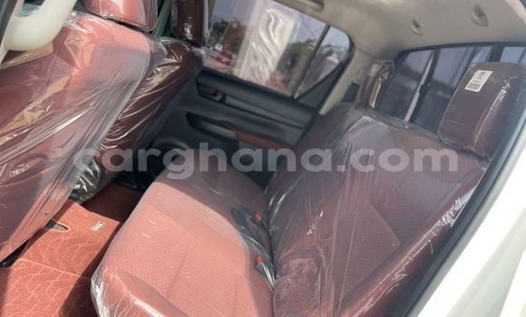 Ra Àlòkù Toyota Hilux funfun Ọkọ̀ in Sekondi–Takoradi Metropolitan ni Oorun Ra Àlòkù Toyota Hilux funfun Ọkọ̀ in Sekondi–Takoradi Metropolitan ni Oorun