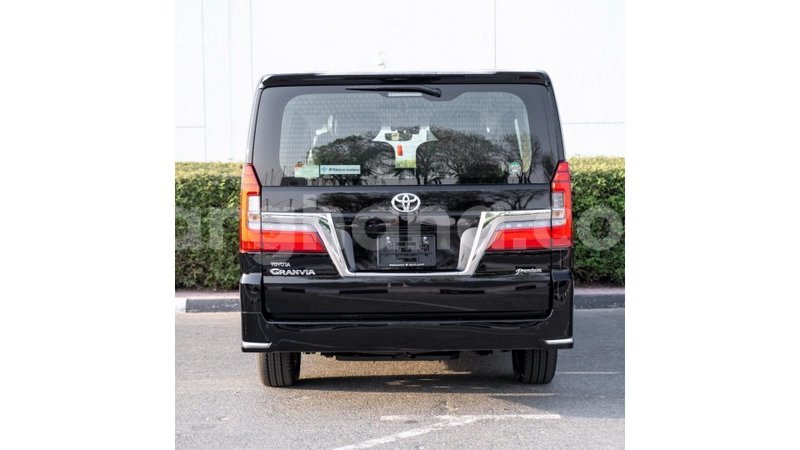 Big with watermark toyota granvia ashanti import dubai 55474