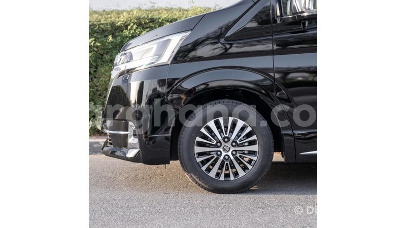 Big with watermark toyota granvia ashanti import dubai 55474