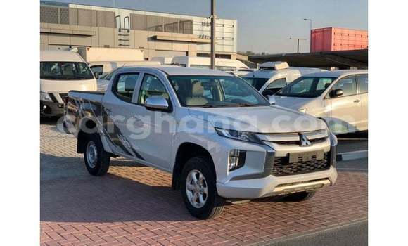 Buy Import Mitsubishi L200 White Car in Import - Dubai in Ashanti Buy Import Mitsubishi L200 White Car in Import - Dubai in Ashanti