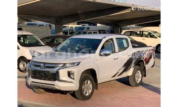 Buy Import Mitsubishi L200 White Car in Import - Dubai in Ashanti Buy Import Mitsubishi L200 White Car in Import - Dubai in Ashanti