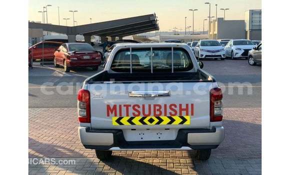 Buy Import Mitsubishi L200 White Car in Import - Dubai in Ashanti Buy Import Mitsubishi L200 White Car in Import - Dubai in Ashanti