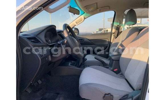 Buy Import Mitsubishi L200 White Car in Import - Dubai in Ashanti Buy Import Mitsubishi L200 White Car in Import - Dubai in Ashanti