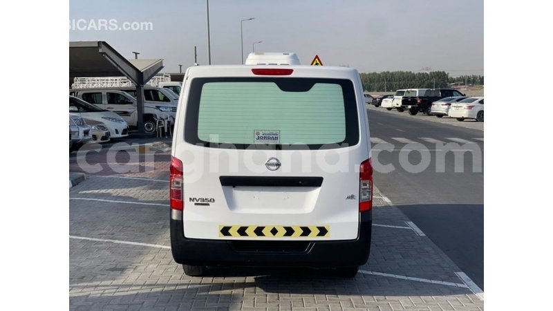 Big with watermark nissan urvan ashanti import dubai 55511