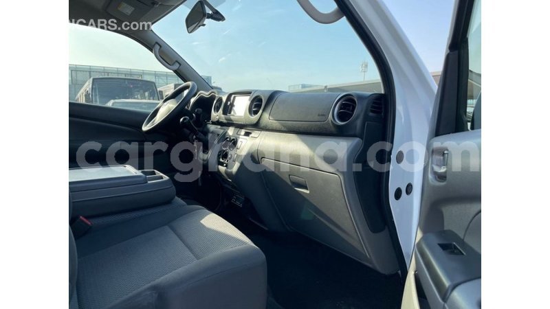 Big with watermark nissan urvan ashanti import dubai 55511