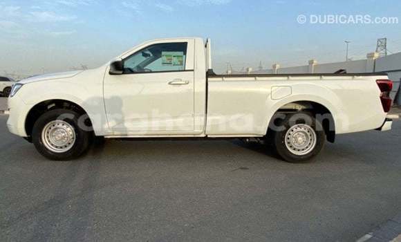 Buy Import Isuzu Rodeo White Car in Import - Dubai in Ashanti Buy Import Isuzu Rodeo White Car in Import - Dubai in Ashanti