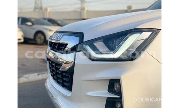 Buy Import Isuzu Rodeo White Car in Import - Dubai in Ashanti Buy Import Isuzu Rodeo White Car in Import - Dubai in Ashanti