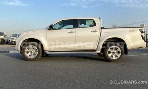 Buy Import Isuzu Rodeo White Car in Import - Dubai in Ashanti Buy Import Isuzu Rodeo White Car in Import - Dubai in Ashanti
